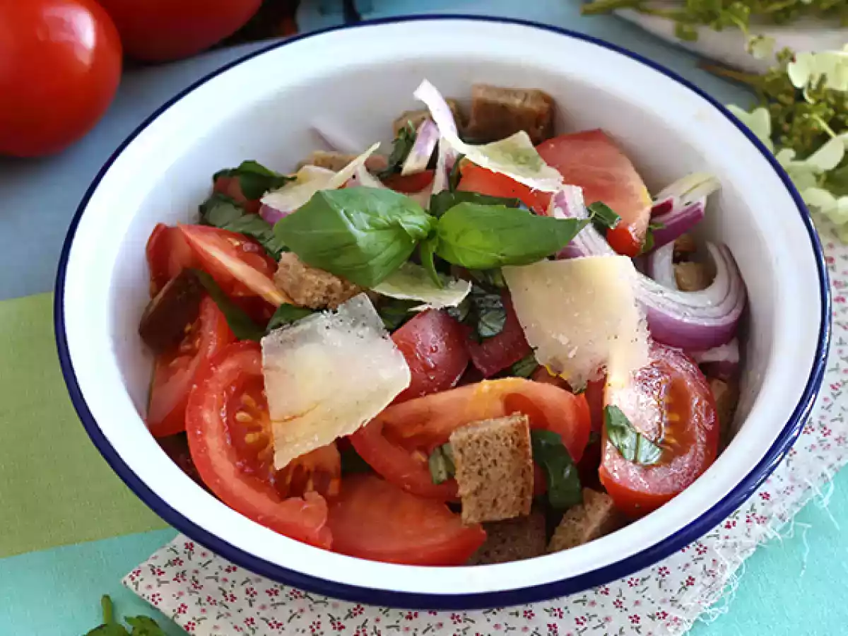 Panzanella salad - italian bread salad - photo 5