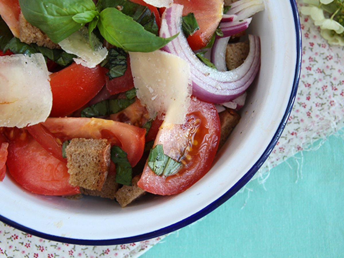 Panzanella salad - Italian salad