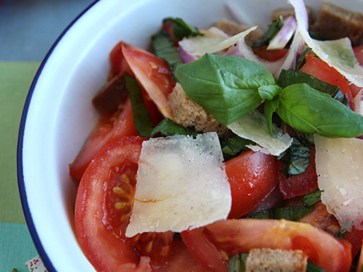 Panzanella salad - Italian salad - photo 3