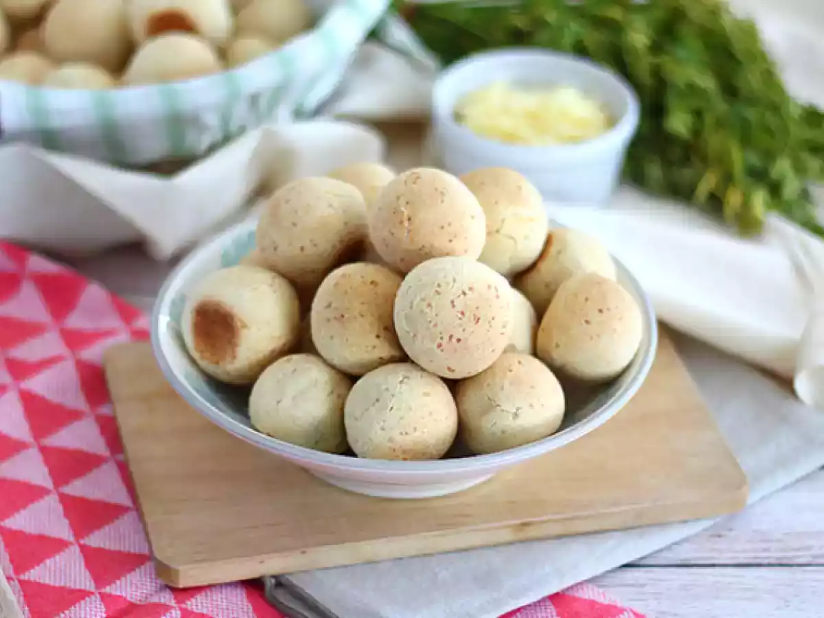 Pão de queijo, brazilian cheese bread
