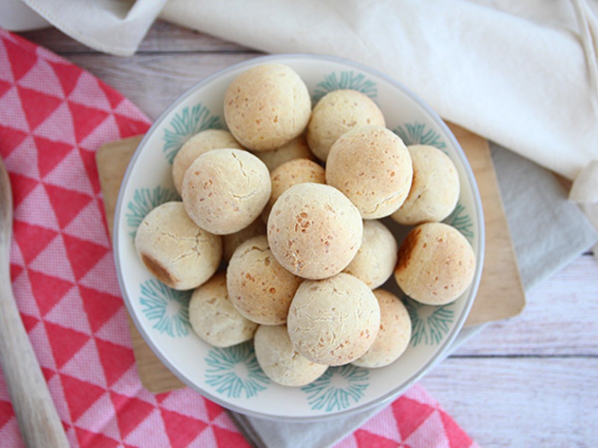 Pão de Queijo, brazilian cheese bread - photo 2