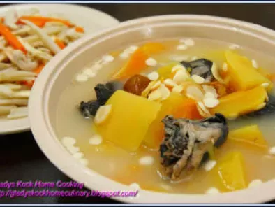 Papaya Soup with American Ginseng & Black Chicken