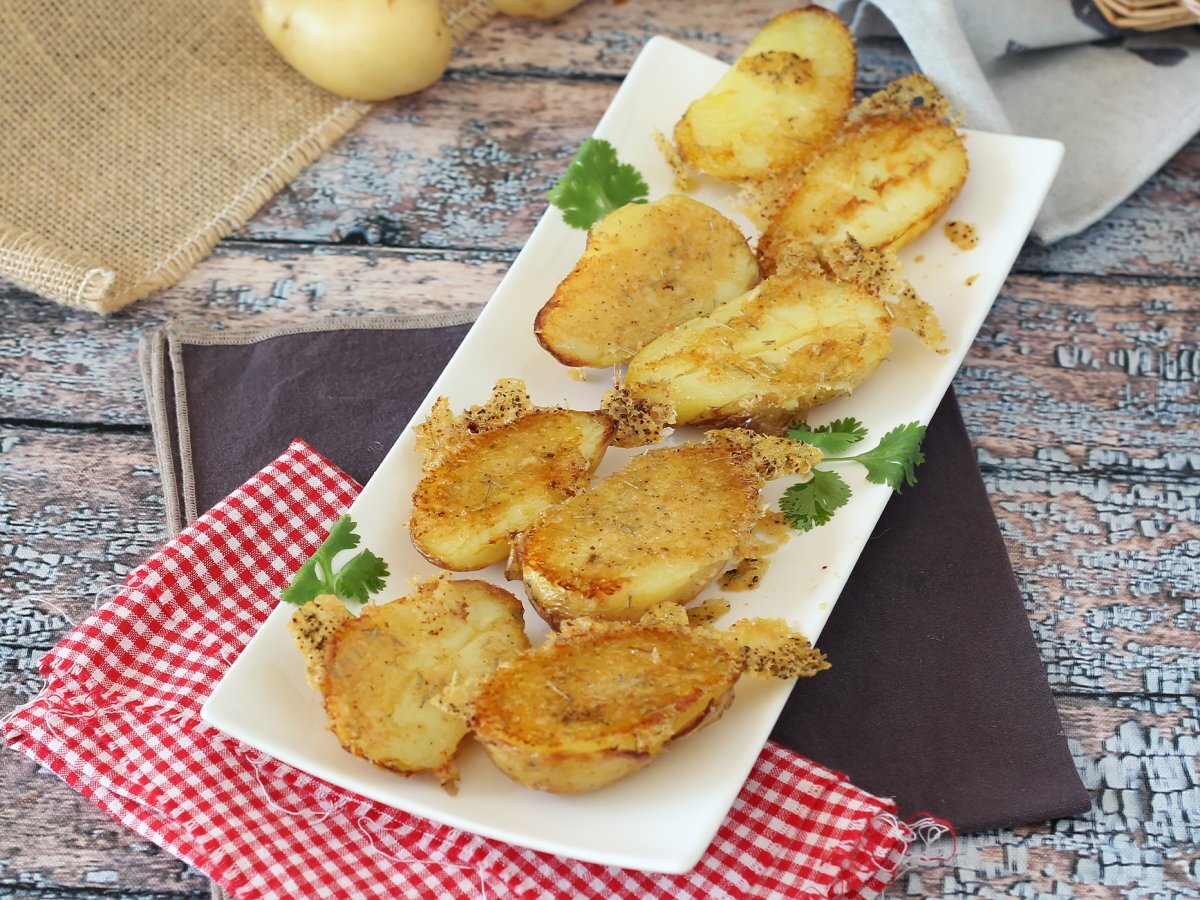 Parmesan potatoes, soft on the inside and crispy on the outside! - photo 3