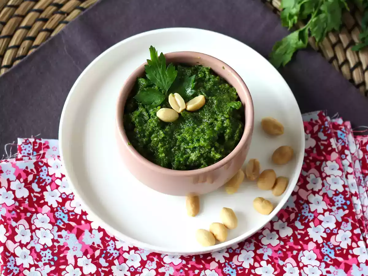 Parsley and peanut pesto, an explosion of flavors