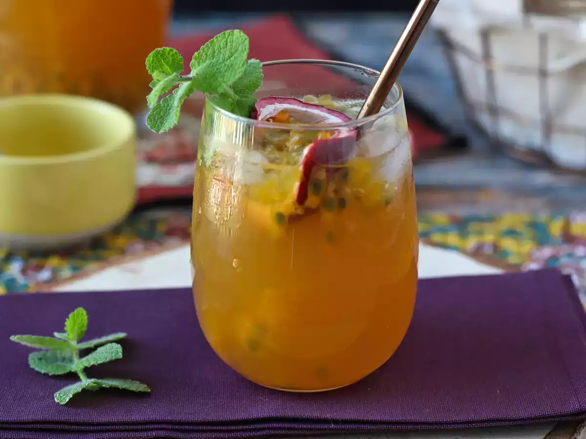 Passion fruit iced tea, the perfect summer drink! - photo 3