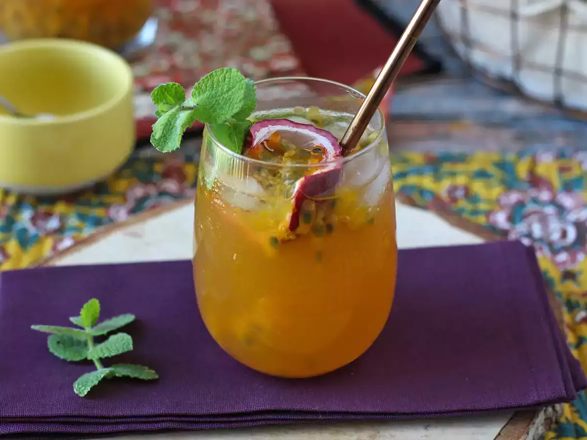 Passion fruit iced tea, the perfect summer drink! - photo 5