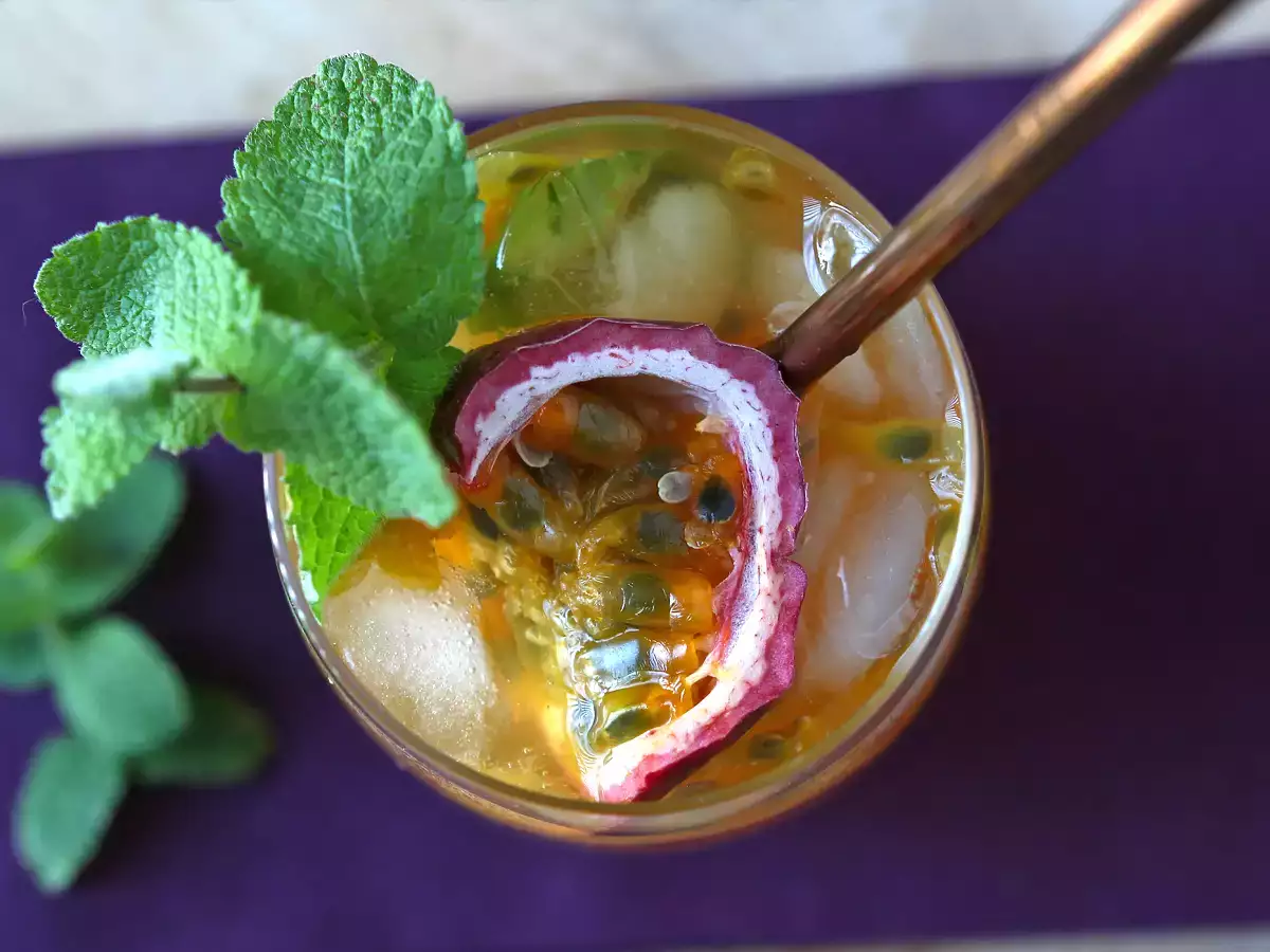 Passion fruit iced tea, the perfect summer drink! - photo 6