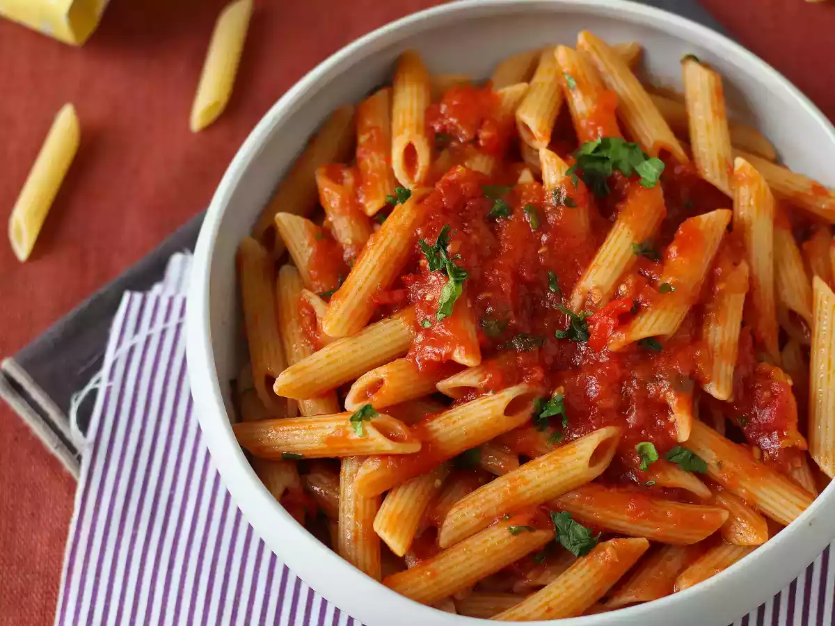 Pasta all'arrabbiata: a heart-warming italian classic! - photo 3