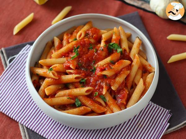 Pasta all'arrabbiata: a heart-warming italian classic! - photo 2