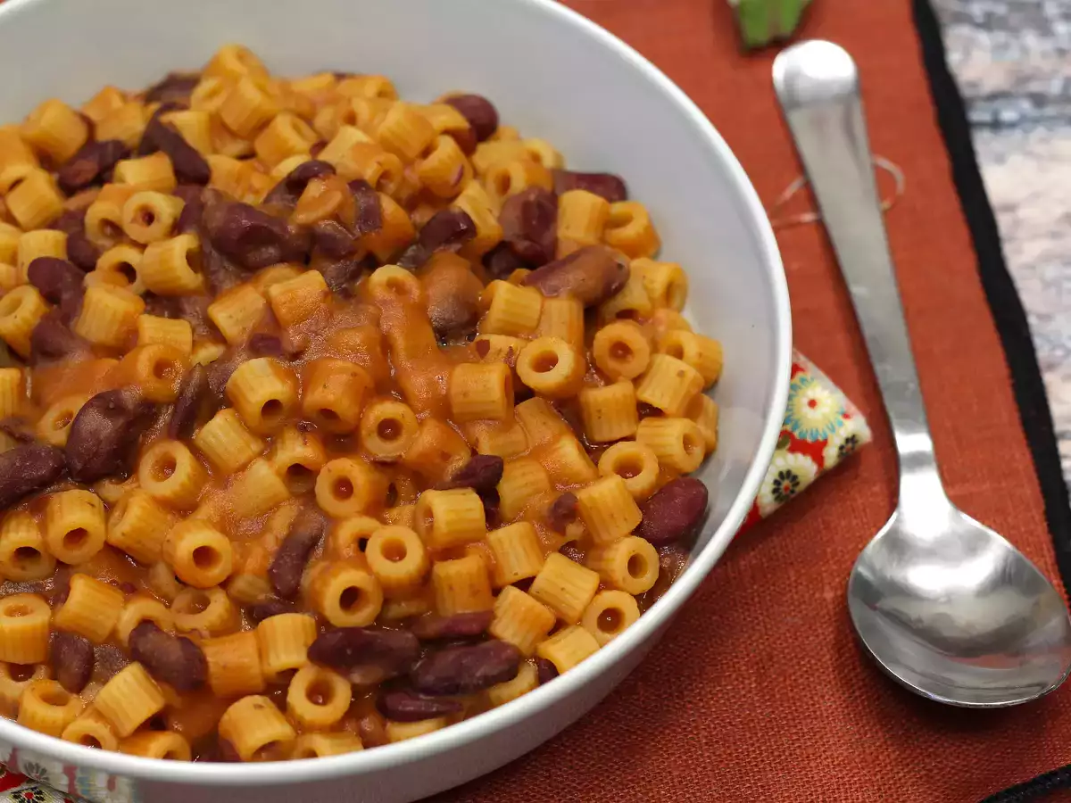 Pasta e fagioli, the quick and creamy Italian recipe that combines pasta with beans - photo 2