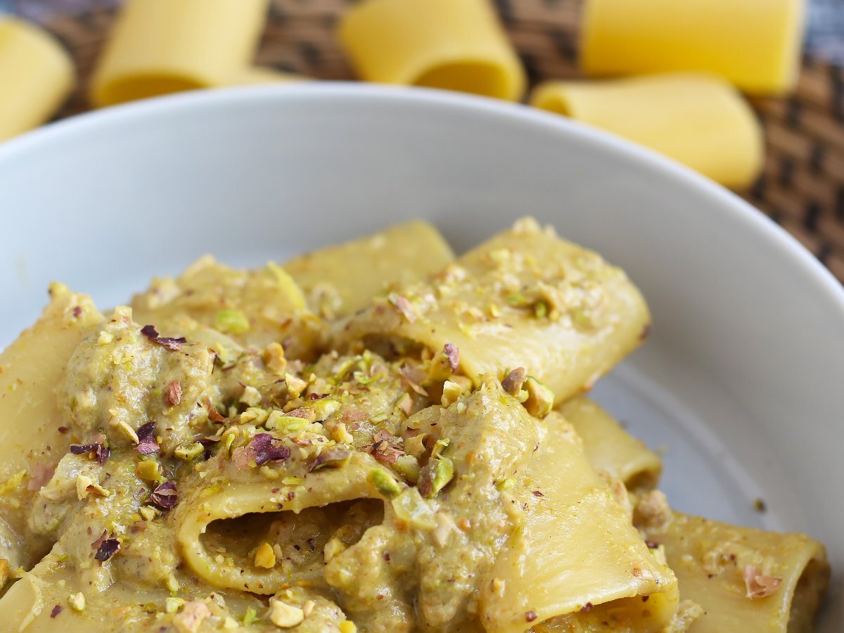 Pasta with a great tuna, pistachio and lemon sauce - photo 4