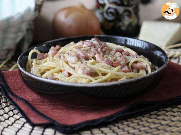 Pasta with bacon: easy, cheap and creamy - photo 5