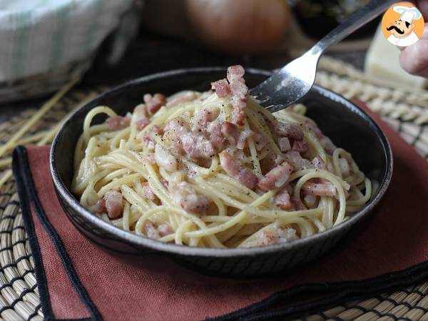 Pasta with bacon: easy, cheap and creamy - photo 6