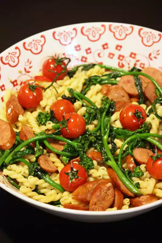 Recipe for pasta with broccolini and kielbasa sausage