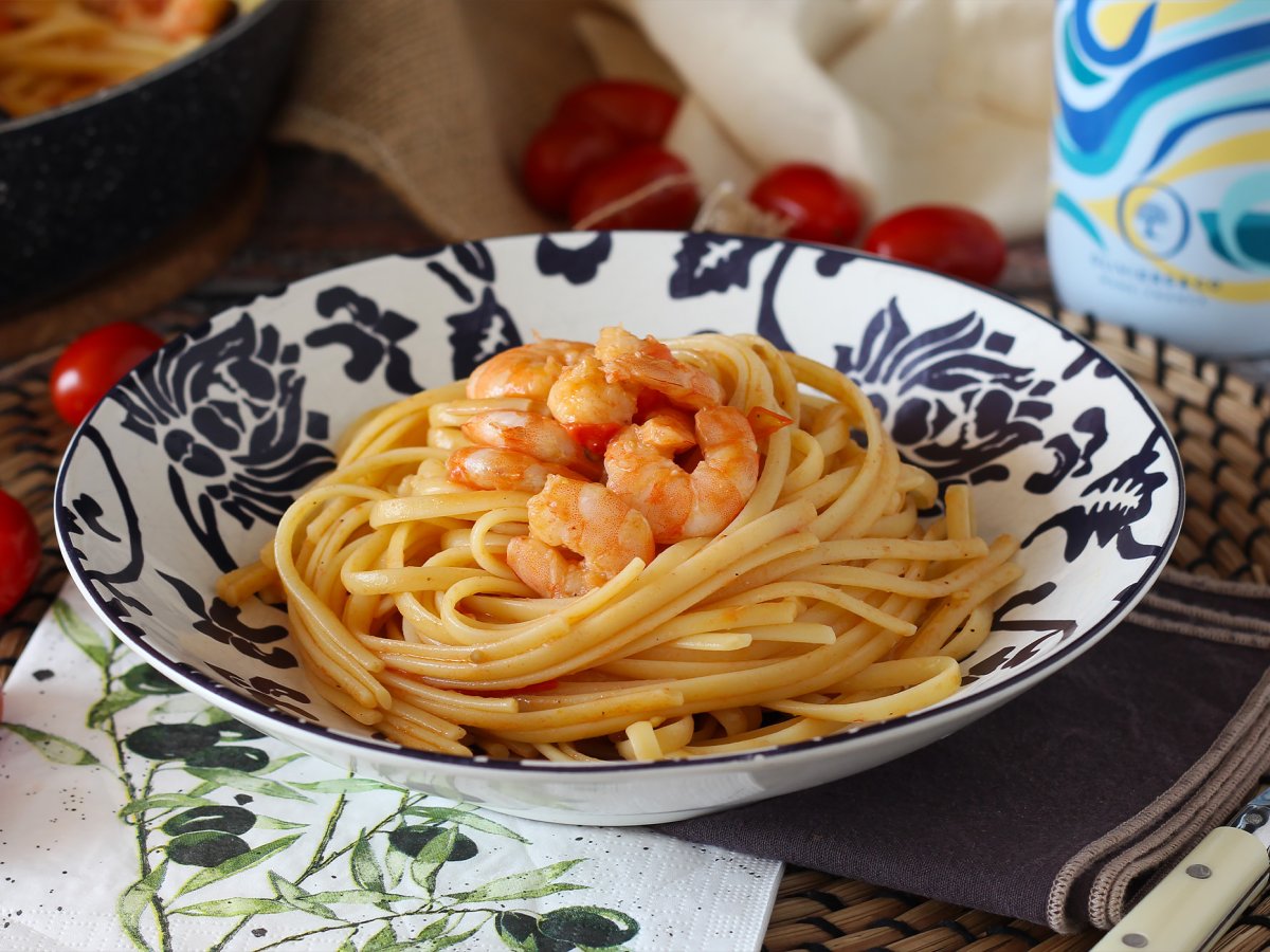 Pasta with cherry tomatoes and shrimps - photo 3