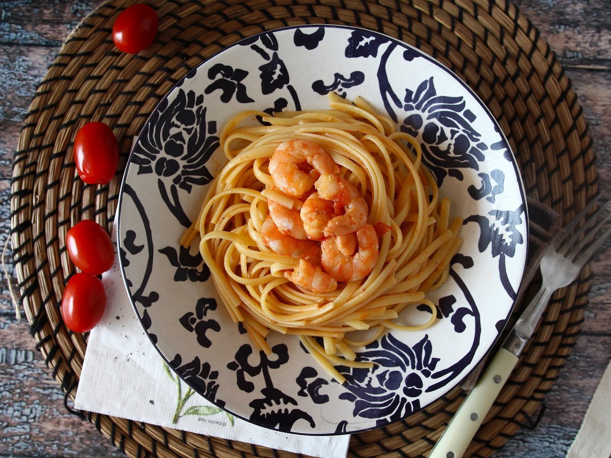 Pasta with cherry tomatoes and shrimps - photo 8