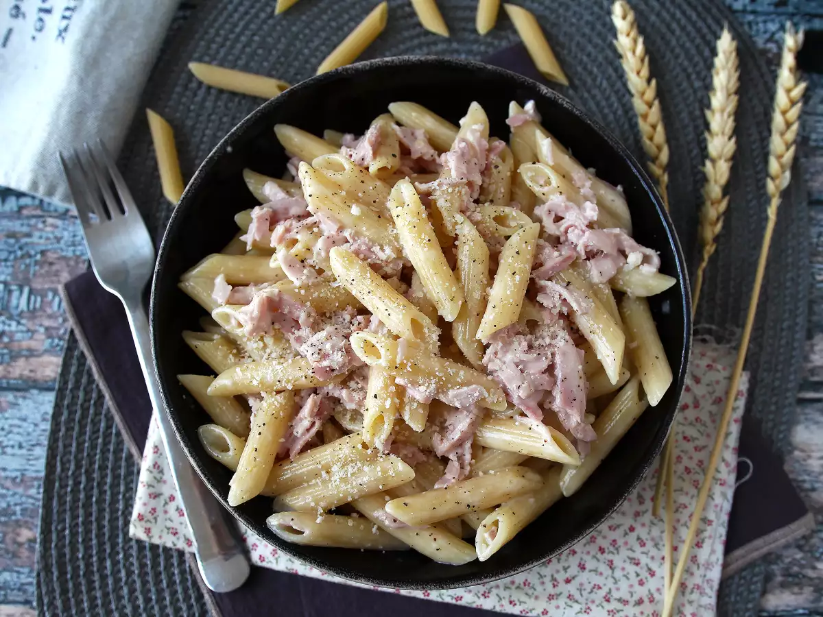 Pasta with cream and ham: creamy, quick and irresistible! - photo 3