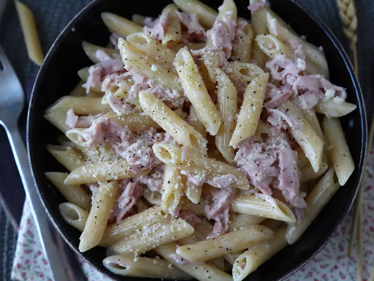 Pasta with cream and ham: creamy, quick and irresistible! - photo 5