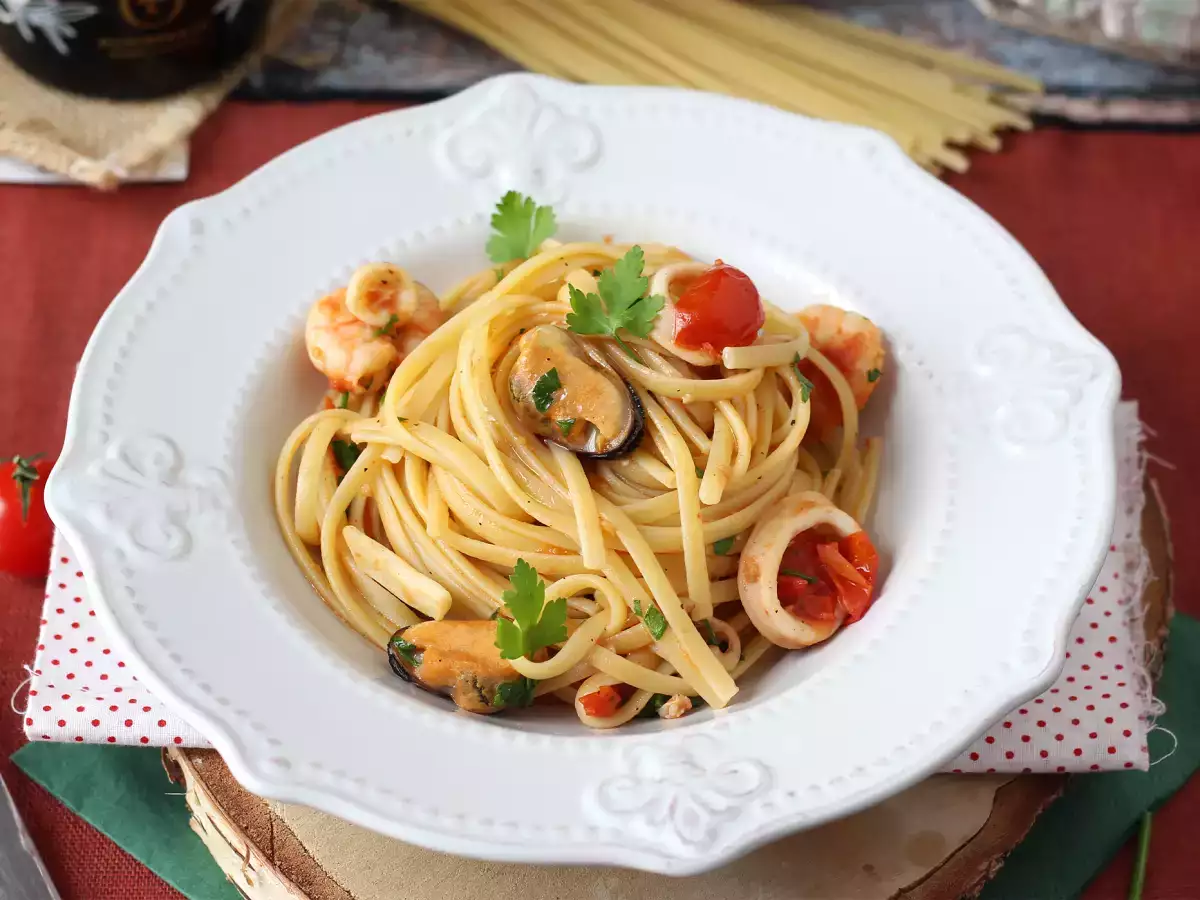 Pasta with frozen seafood, a delicious and super-quick first course - photo 3