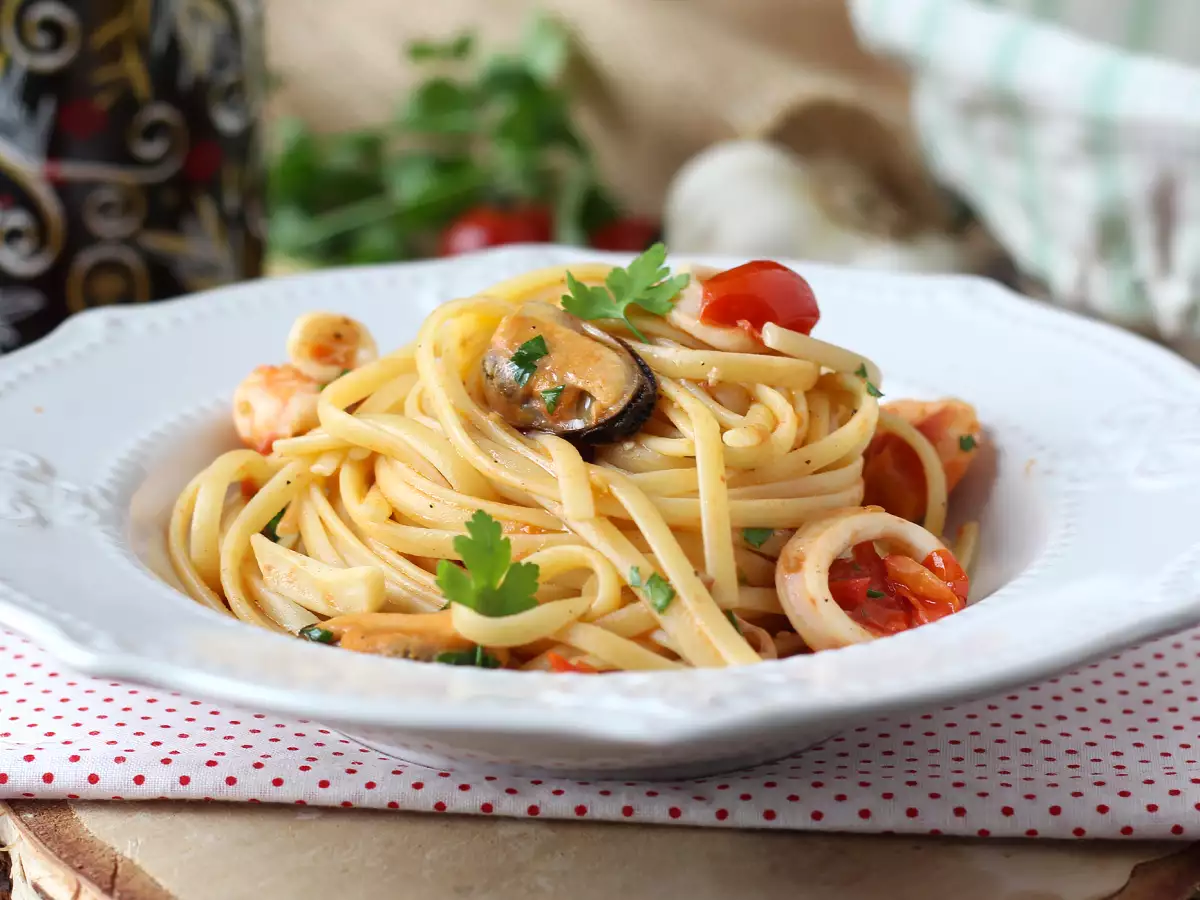 Pasta with frozen seafood, a delicious and super-quick first course - photo 4