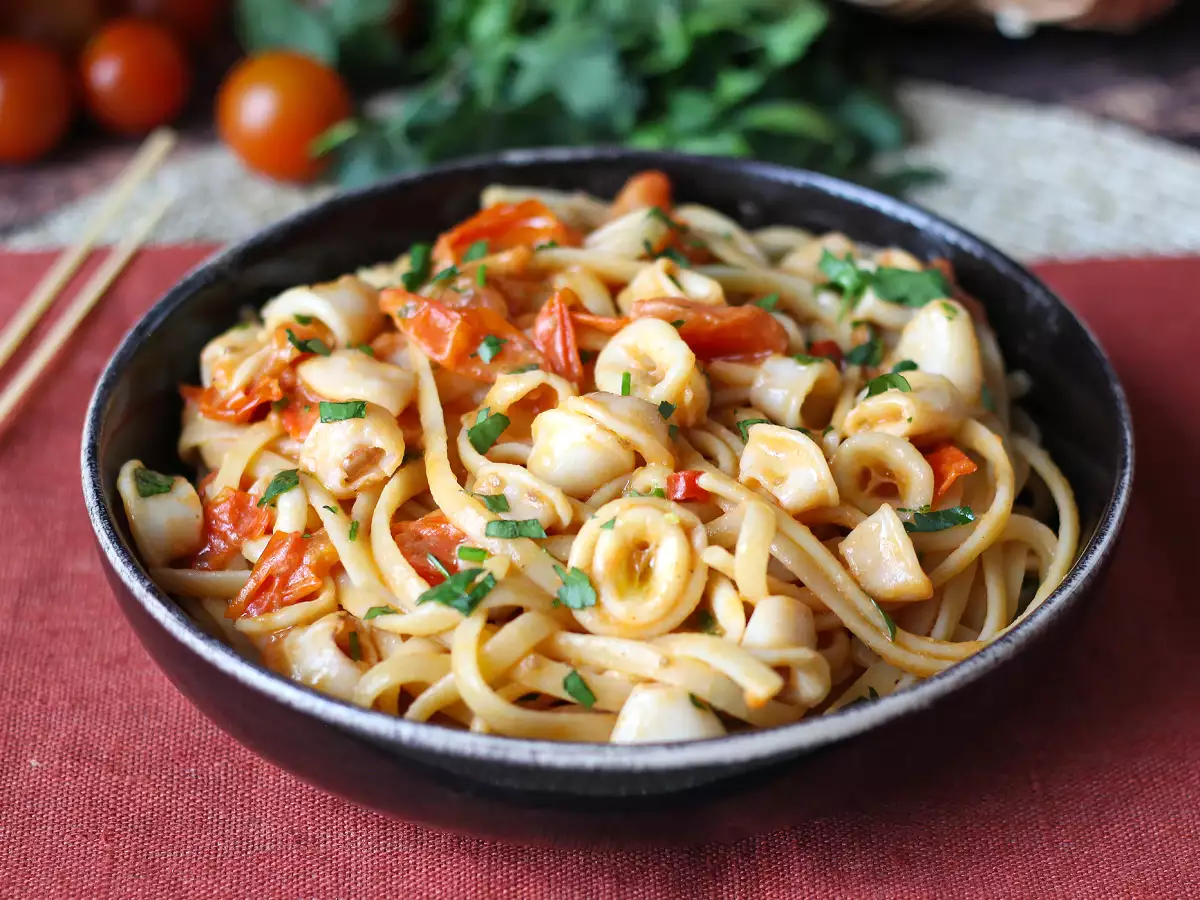 Pasta with Frozen Squid and Cherry Tomatoes: an Easy, Flavorful Recipe - photo 4