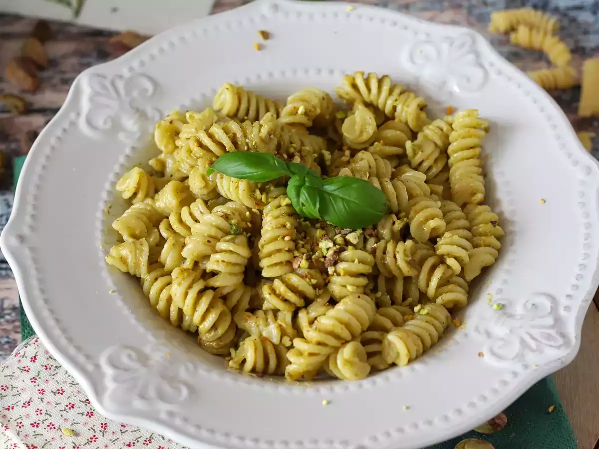 Pasta with pistachio pesto, a delicious and easy recipe to prepare - photo 3