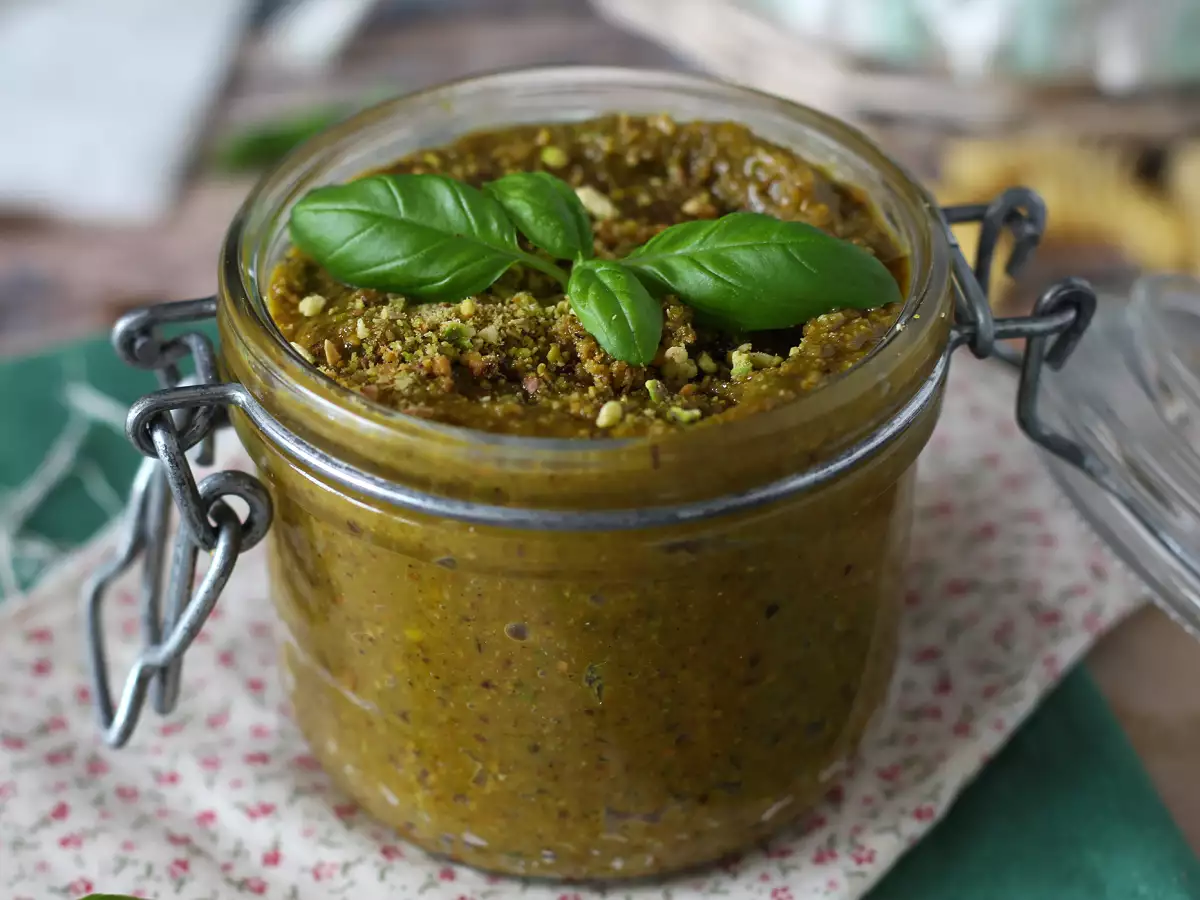 Pasta with pistachio pesto, a delicious and easy recipe to prepare - photo 4