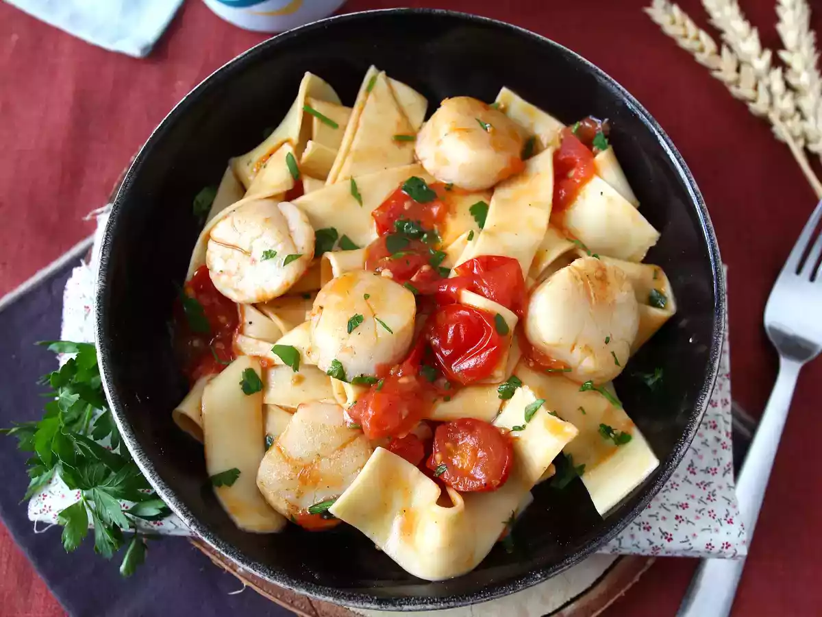 Pasta with scallops, an elegant seafood dish - photo 4