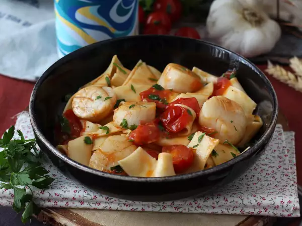 Recipe Pasta with scallops, an elegant seafood first course