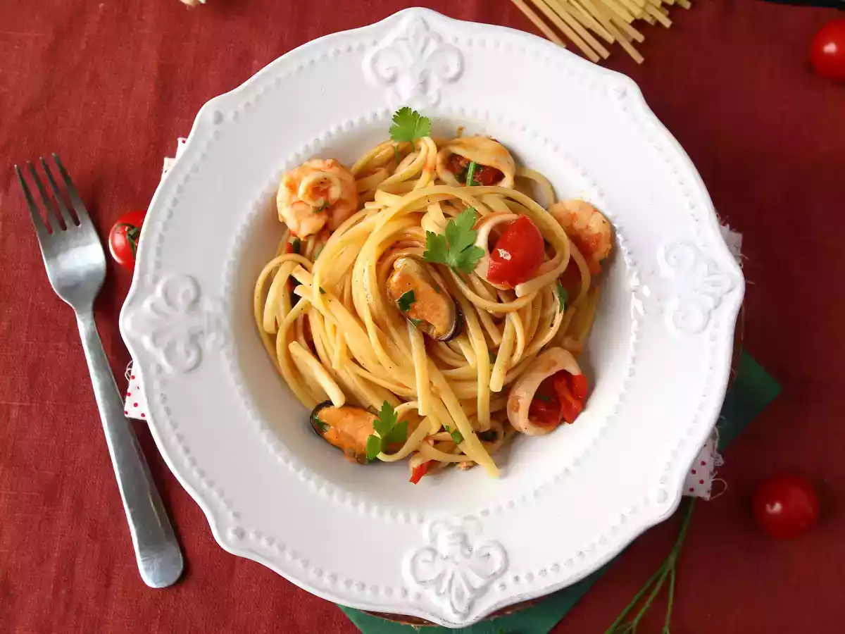 Pasta with seafood, a delicious and very quick dish - photo 5