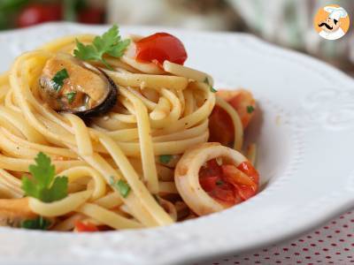 Pasta with seafood, a delicious and very quick dish - photo 2