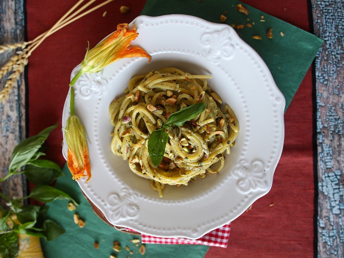 Pasta with squash blossoms, ricotta cheese and pistachios - photo 5