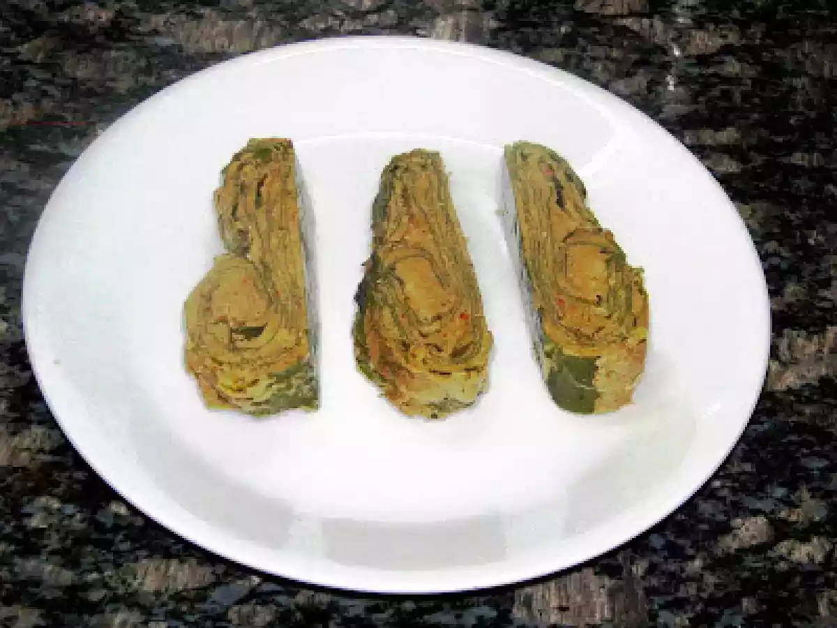 Pathrado / Konkani Patra / Colocasia or Taro Leaf rolls