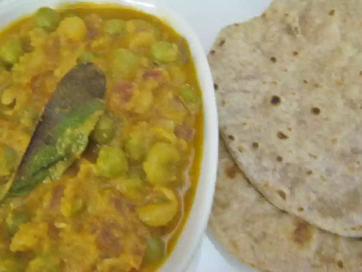 Pattani Kurma /( Green peas kurma)