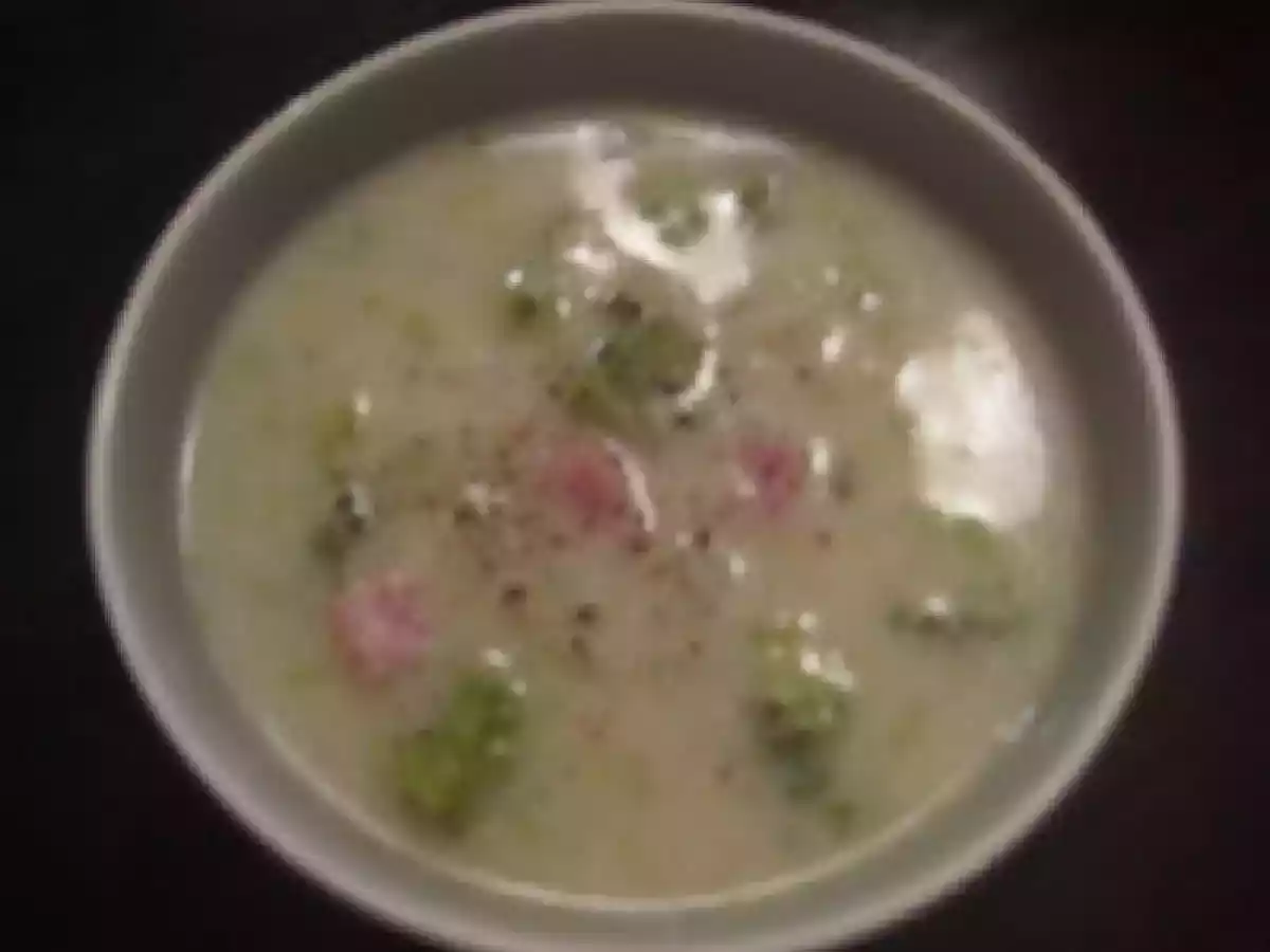 Paula Deen's Lean: Ham, Broccoli and Potato Soup
