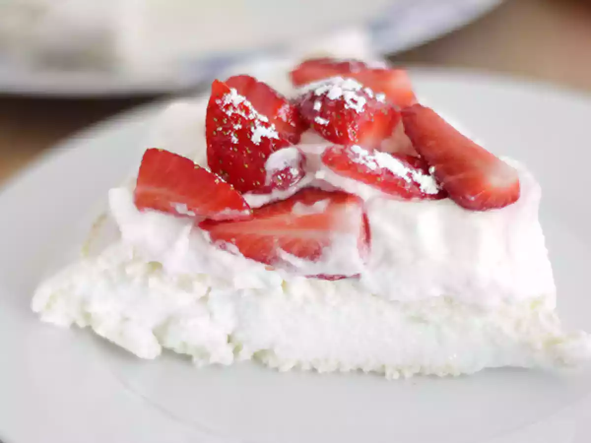 Pavlova with strawberries - video recipe ! - photo 2
