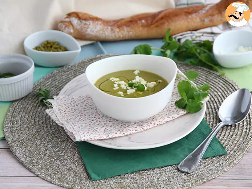 Pea soup with mint - photo 2