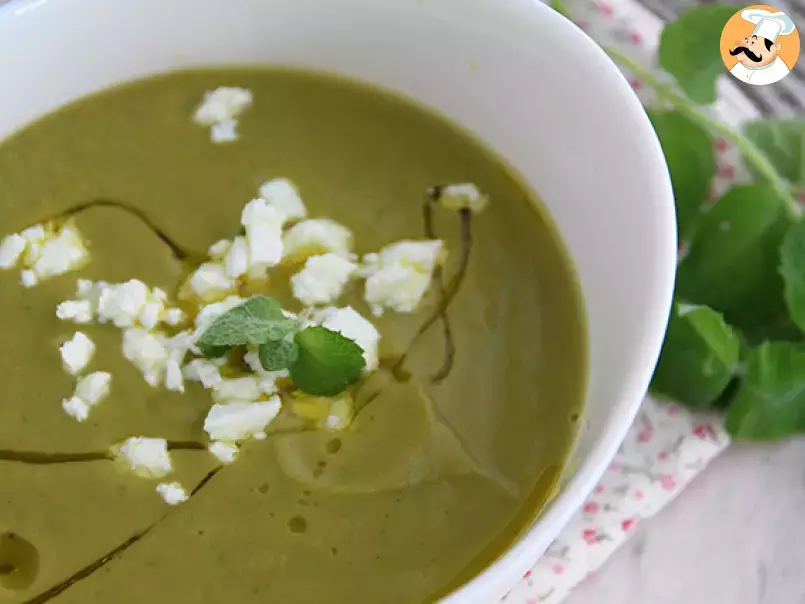 Pea soup with mint - photo 3