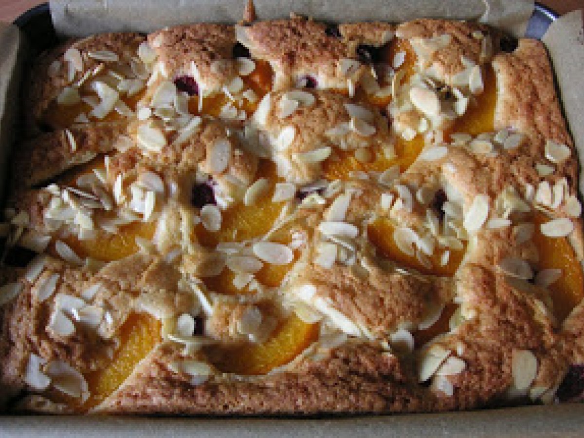 Peach and raspberry traybake - photo 5