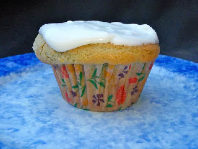 Peach Cupcakes with Cream Cheese Frosting - photo 2