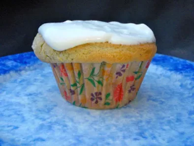 Peach Cupcakes with Cream Cheese Frosting - photo 2
