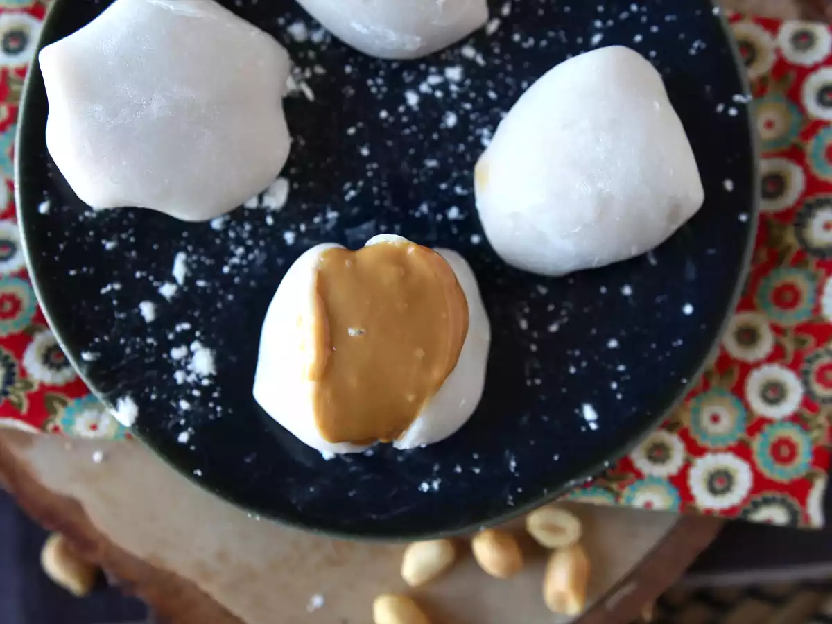 Peanut butter stuffed mochis - photo 3