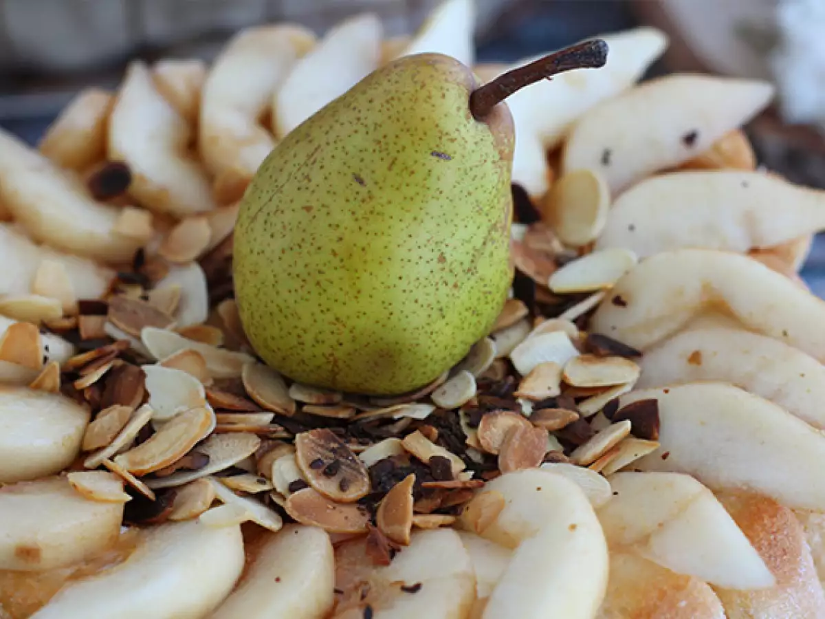 Pear charlotte with toasted almonds - photo 3