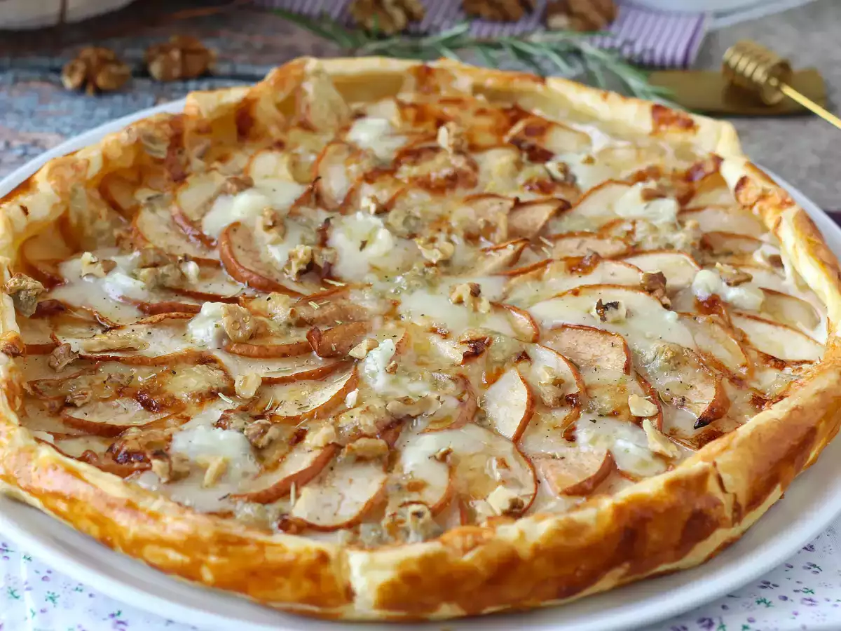 Pear, Gorgonzola, and Walnut Tart: An Irresistible Sweet-and-Savory Combination - photo 2
