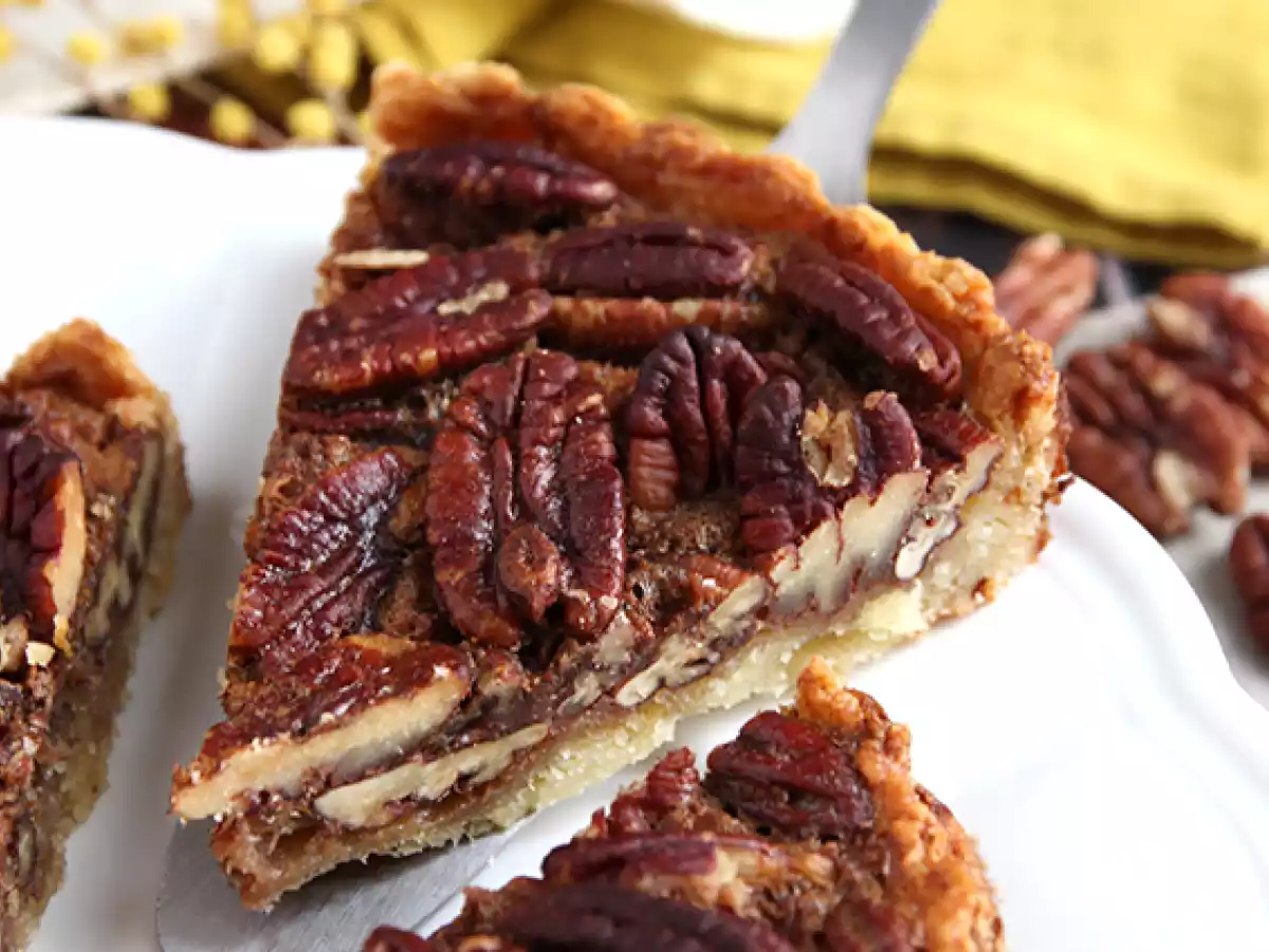 Pecan pie - a delicious thanksgiving treat - photo 3