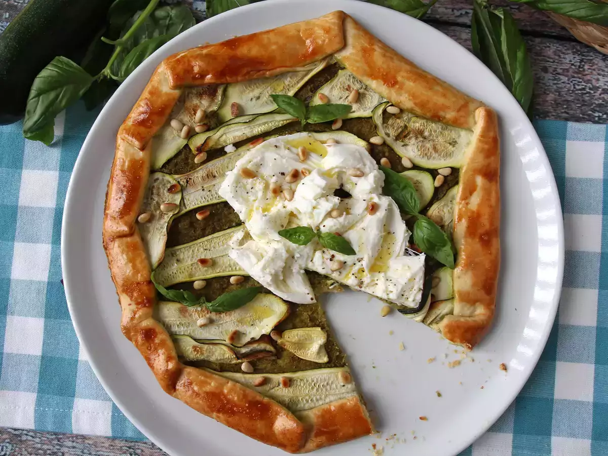 Pesto and zucchini tart: an easy recipe that smells like summer! - photo 2