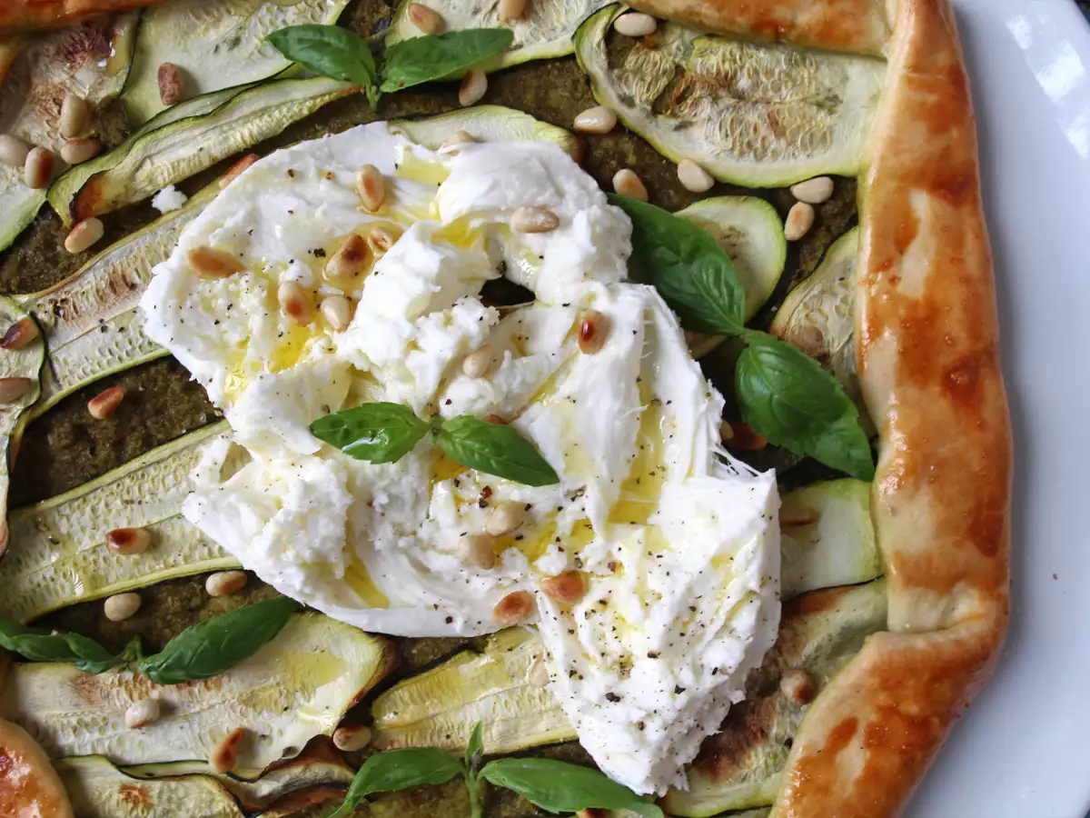 Pesto and zucchini tart: an easy recipe that smells like summer! - photo 4