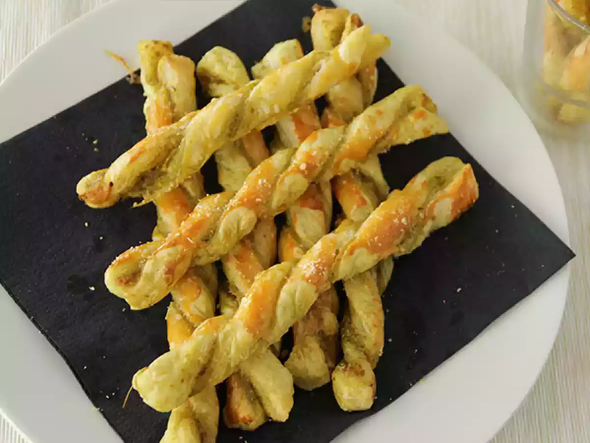 Pesto & parmesan breadsticks - video recipe ! - photo 4