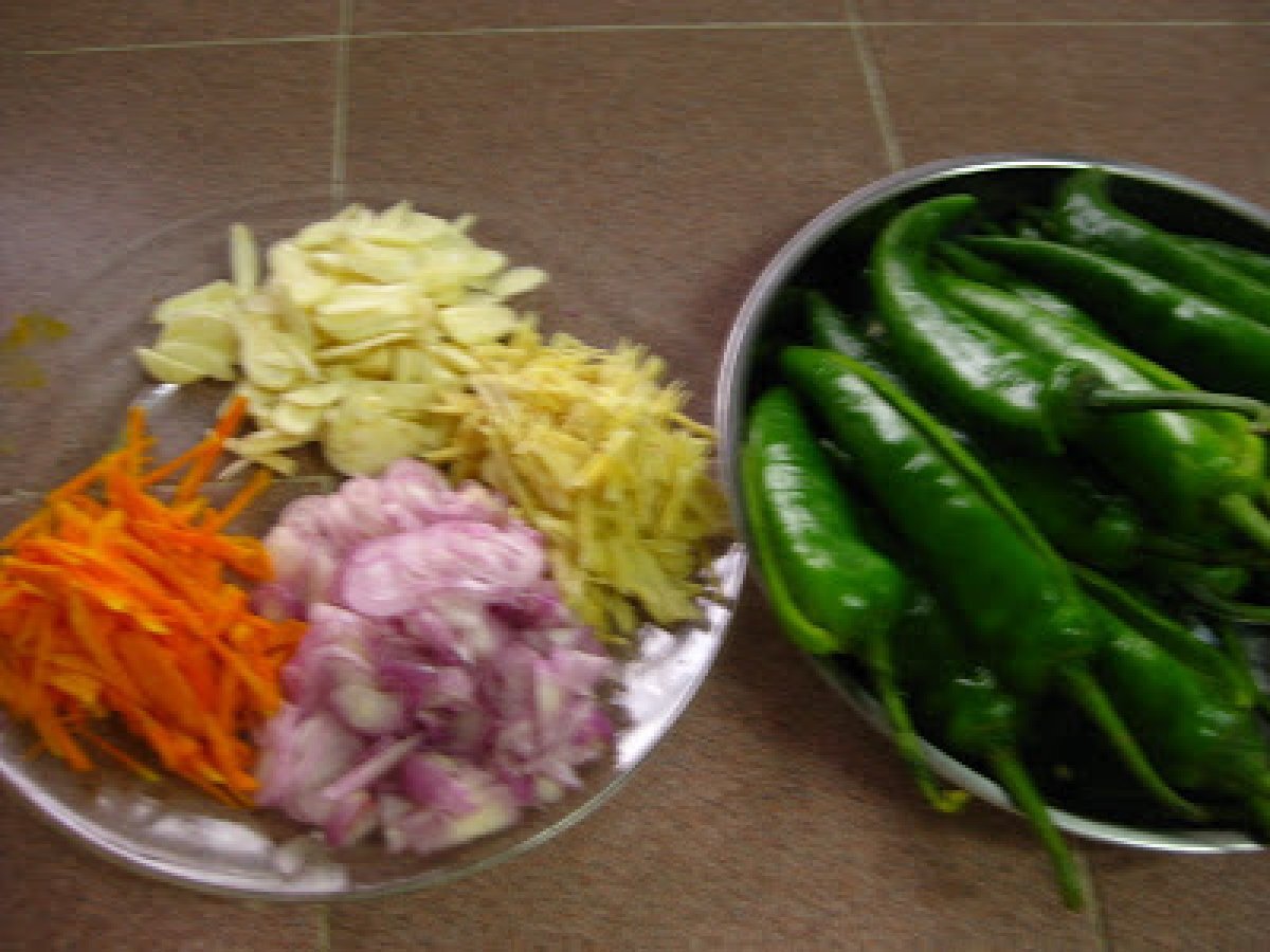 Pickled Chillies Stuffed with Shredded Papaya - photo 2