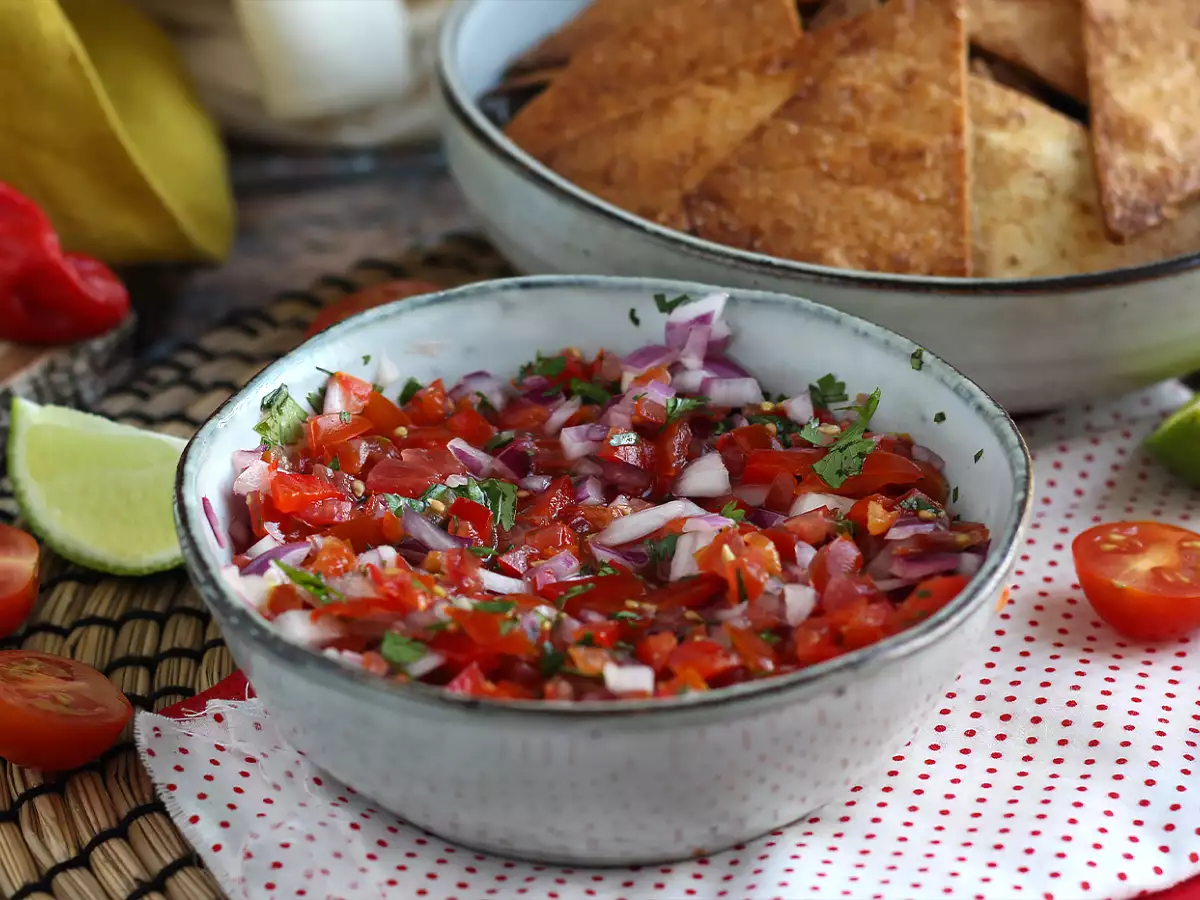 Pico de gallo and homemade tortilla chips - photo 3